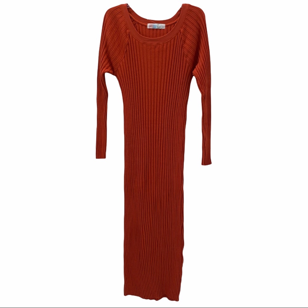 FREE PEOPLE BURNT ORANGE/RUST LONG SLEEVE SCOOP NECK RIBBED MAXI SWEATER DRESS.